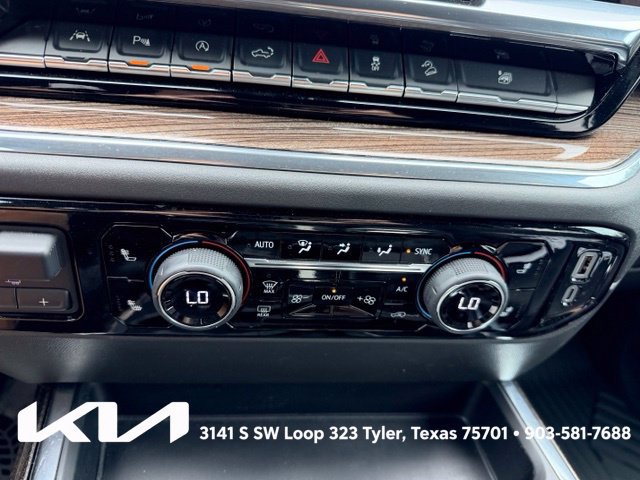 Used 2024 Chevrolet Silverado 1500 LT Trail Boss w/ LT Trail Boss Premium Package AWD/4WD image 19