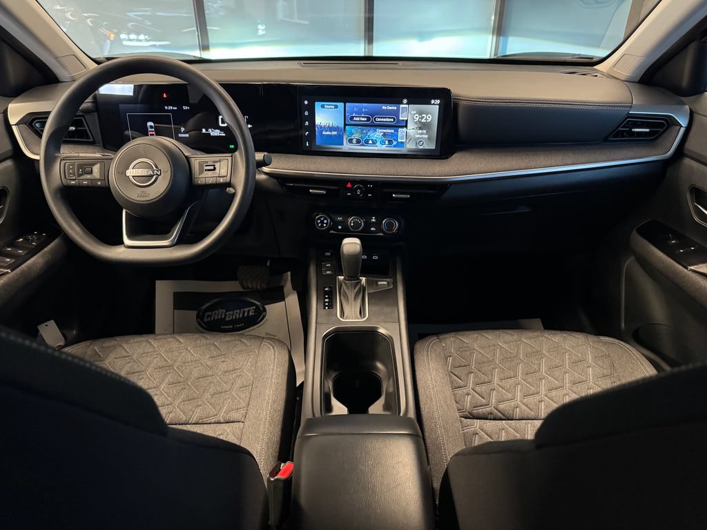 Used 2025 Nissan Kicks SV FWD image 9