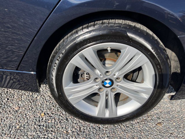 Used 2017 BMW 330i xDrive Sedan AWD/4WD image 11
