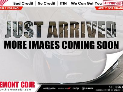 Used 2023 Chrysler Pacifica Pinnacle