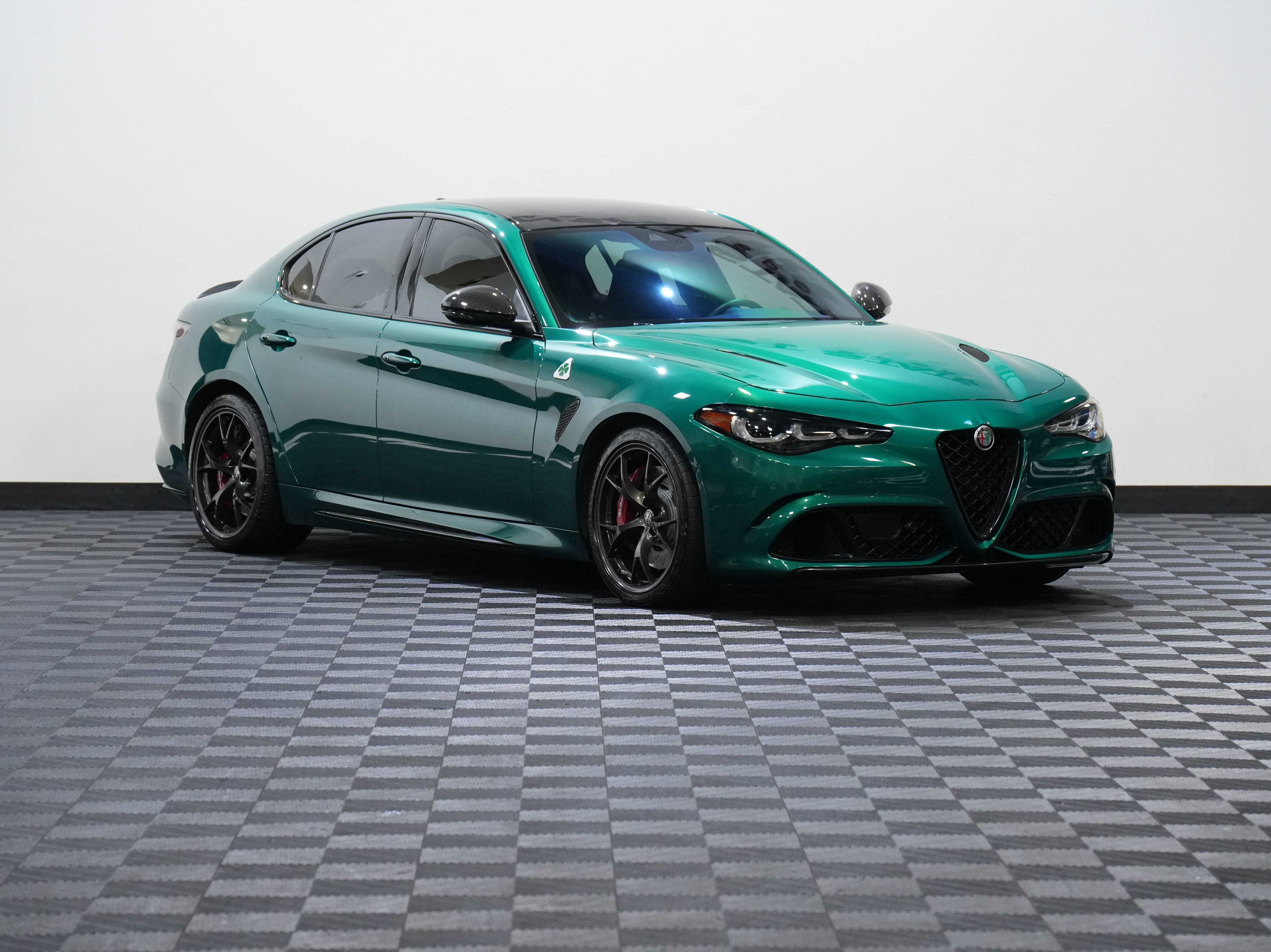 Used 2024 Alfa Romeo Giulia Quadrifoglio RWD image 5