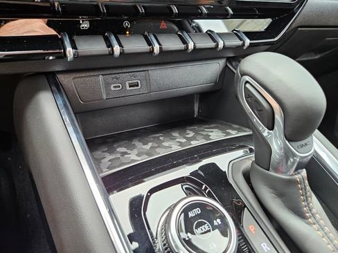New 2026 GMC Canyon AT4 AWD/4WD image 30
