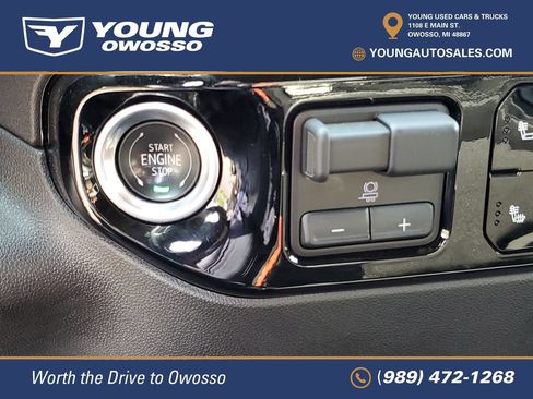 Used 2024 Chevrolet Silverado 2500 LT w/ All Star Edition AWD/4WD image 17