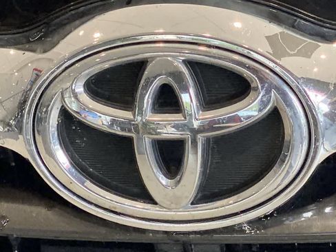 Used 2016 Toyota Highlander Limited AWD/4WD image 10