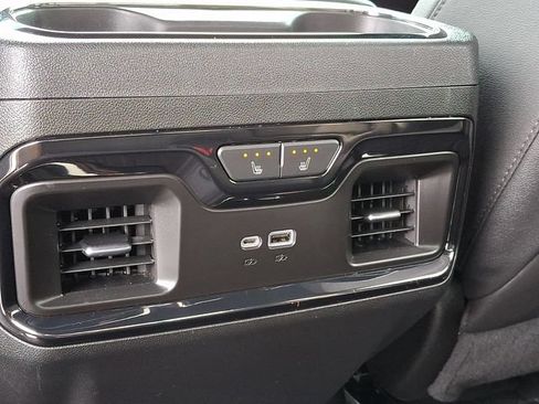 Used 2022 GMC Sierra 1500 AT4 w/ AT4 Preferred Package AWD/4WD image 11