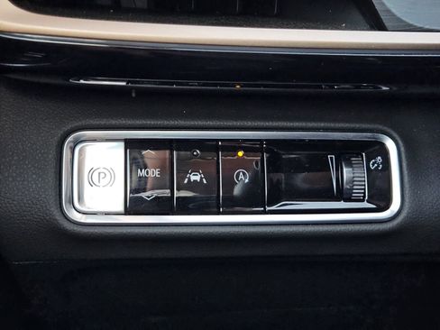 Used 2025 Buick Envision Sport Touring image 24