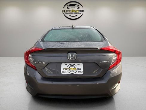 Used 2017 Honda Civic Touring image 4
