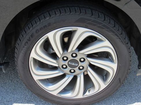Used 2023 Lincoln Navigator Reserve AWD/4WD image 11