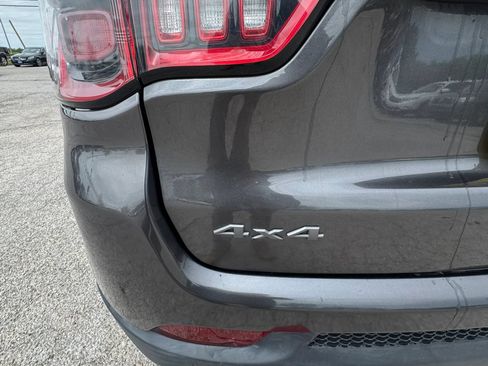 Used 2019 Jeep Compass Trailhawk AWD/4WD image 22