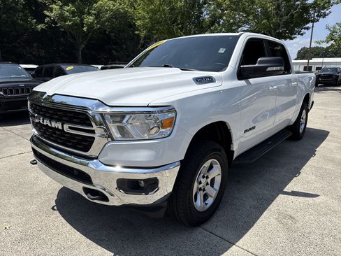 Used 2022 RAM 1500 Big Horn AWD/4WD image 3