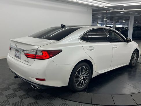 Used 2017 Lexus ES 350 w/ Navigation System Package FWD image 4