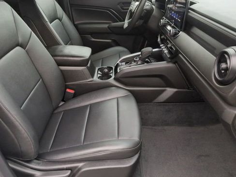 Used 2024 Chevrolet Colorado Trail Boss AWD/4WD image 26