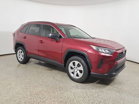 Used 2020 Toyota RAV4 LE image 4