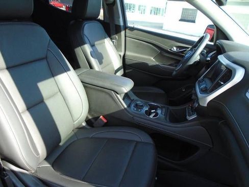 Used 2023 GMC Acadia SLT w/ Elevation Edition image 24