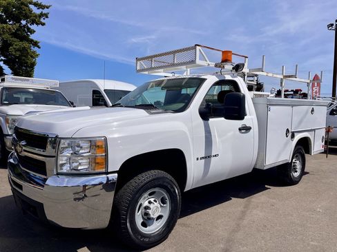 Used 2008 Chevrolet Silverado 2500 W/T RWD image 3