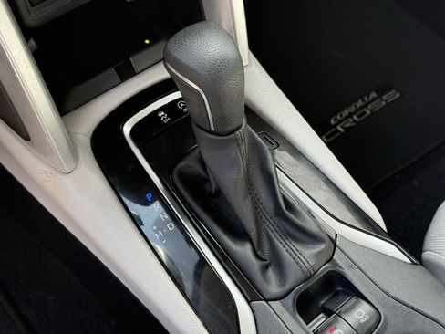 Used 2024 Toyota Corolla Cross LE FWD image 24