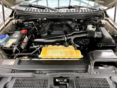 Used 2018 Ford Expedition Max XLT w/ Equipment Group 202A image 10