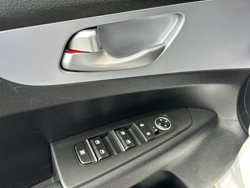 Used 2024 Kia Forte LXS w/ LXS Technology Package FWD image 15