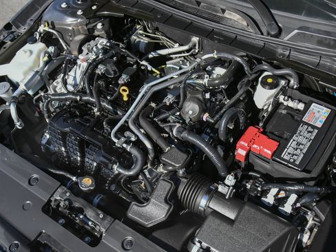 Used 2025 Nissan Altima 2.5 SV FWD image 44