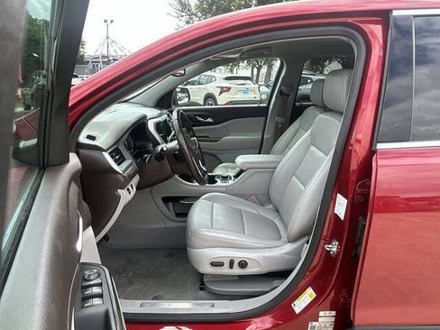 Used 2023 GMC Acadia SLT AWD/4WD image 19