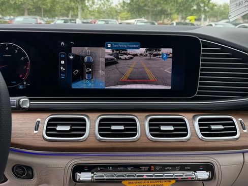 New 2026 Mercedes-Benz GLS 580 4MATIC image 28