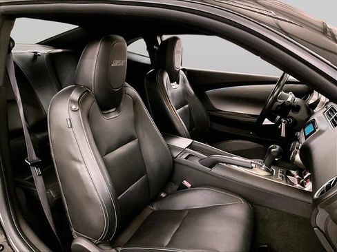Used 2010 Chevrolet Camaro SS w/ RS Package RWD image 7