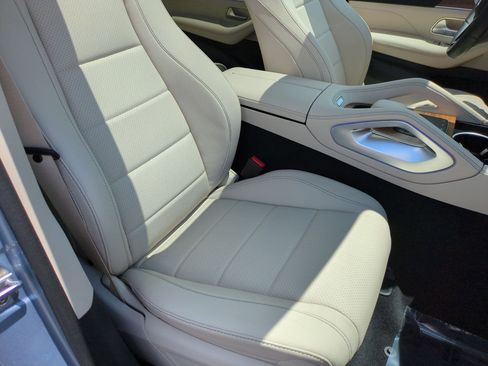 Certified 2025 Mercedes-Benz GLE 450e 4MATIC image 36