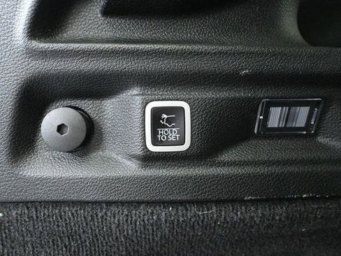 Used 2022 Jeep Grand Cherokee L Overland w/ Advanced Protech Group III image 50