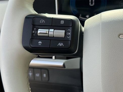 Used 2025 Hyundai Santa Fe SEL AWD/4WD image 33