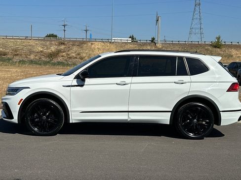 Used 2022 Volkswagen Tiguan SE R-Line AWD/4WD image 6