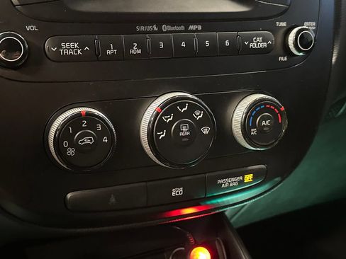 Used 2016 Kia Soul FWD image 14
