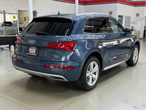 Used 2018 Audi Q5 2.0T Premium w/ Convenience Package AWD/4WD image 3