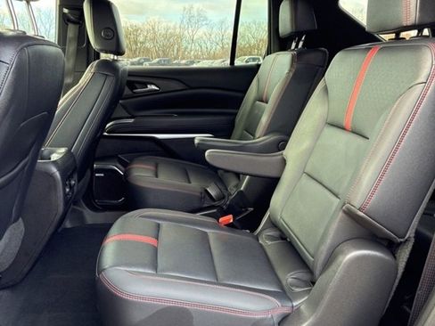 Used 2024 Chevrolet Traverse RS image 8