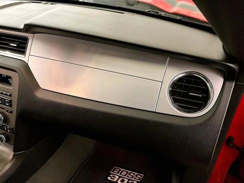 Used 2012 Ford Mustang GT Premium image 15