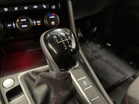 Used 2024 Volkswagen Jetta GLI 40th Anniversary Edition image 19