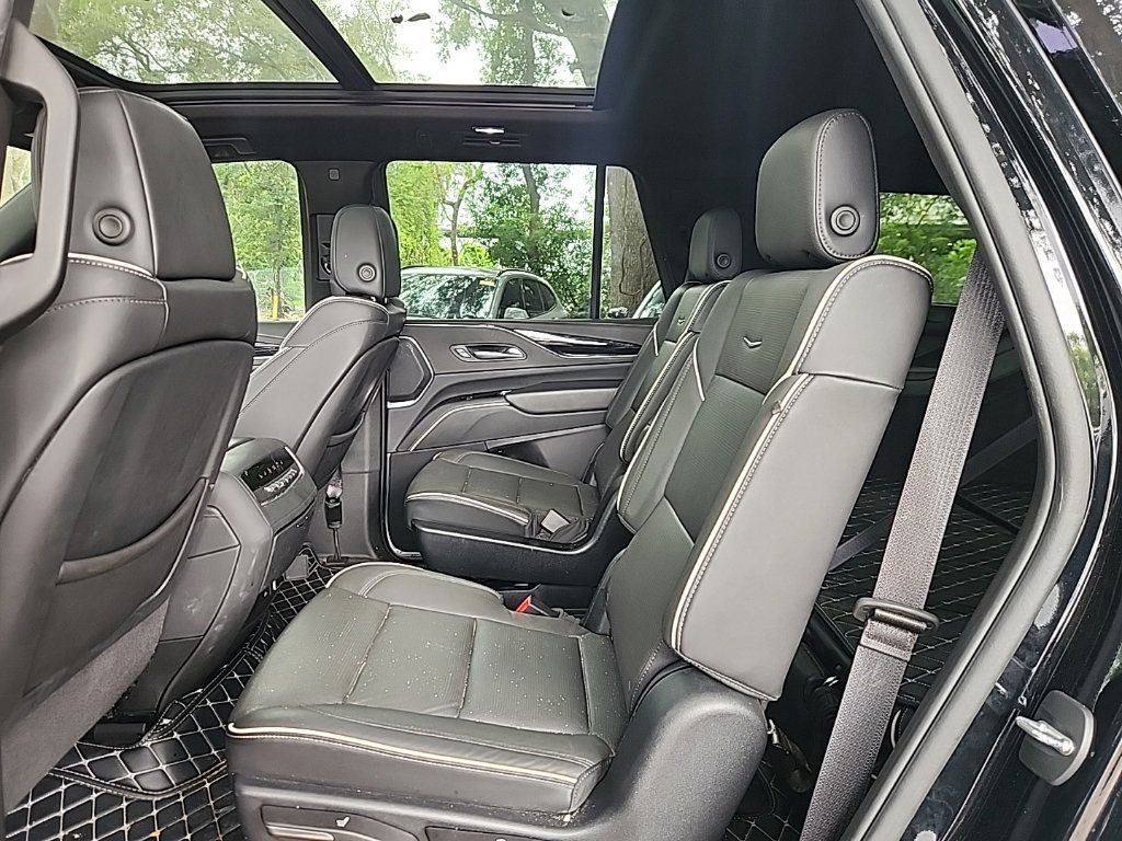 Used 2023 Cadillac Escalade Sport w/ Touring Package RWD image 3
