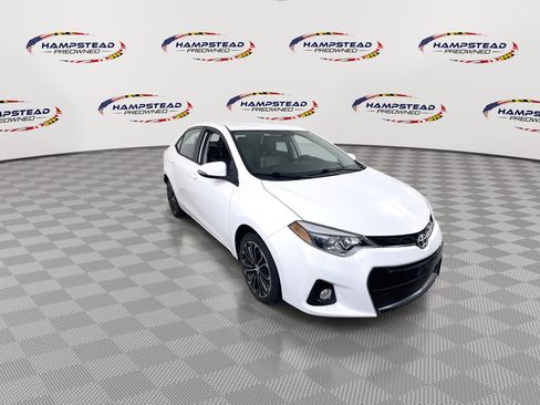 Used 2015 Toyota Corolla S FWD image 2