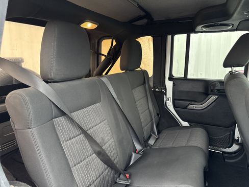 Used 2012 Jeep Wrangler Unlimited Sport image 39
