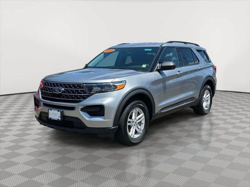Used 2023 Ford Explorer XLT w/ Class IV Trailer Tow Package AWD/4WD image 7