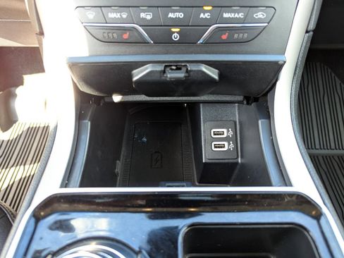 Used 2020 Ford Edge SEL w/ Convenience Package AWD/4WD image 23