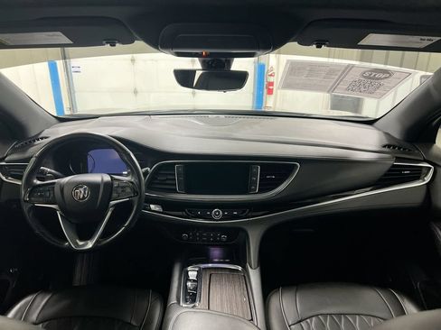 Used 2023 Buick Enclave Avenir AWD/4WD image 10
