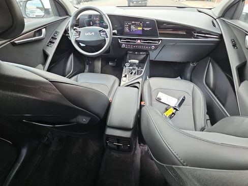 Used 2023 Kia Niro EX FWD image 22