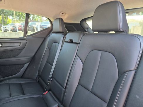 Used 2023 Volvo XC40 B5 Core w/ Climate Package AWD/4WD image 13