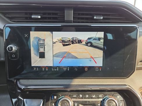 Used 2024 GMC Sierra 1500 AT4 w/ AT4 Premium Package AWD/4WD image 28