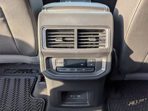 New 2026 Volkswagen Atlas SE image 26