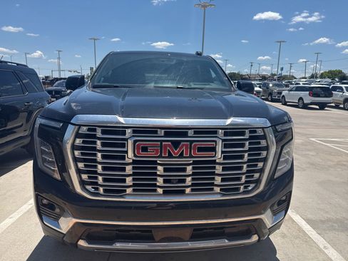 Used 2025 GMC Yukon Denali RWD image 7