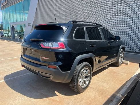 Used 2022 Jeep Cherokee Trailhawk AWD/4WD image 3