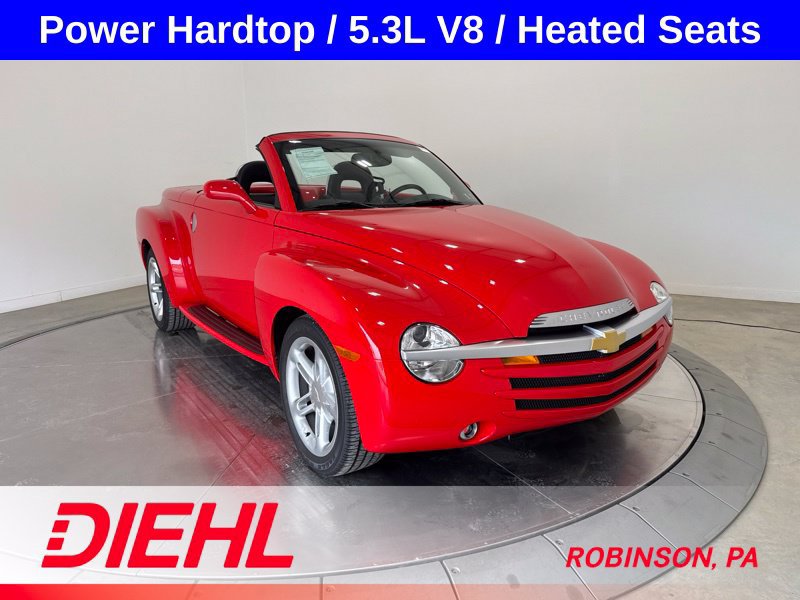 Used 2004 Chevrolet SSR w/ Preferred Equipment Group RWD image 2