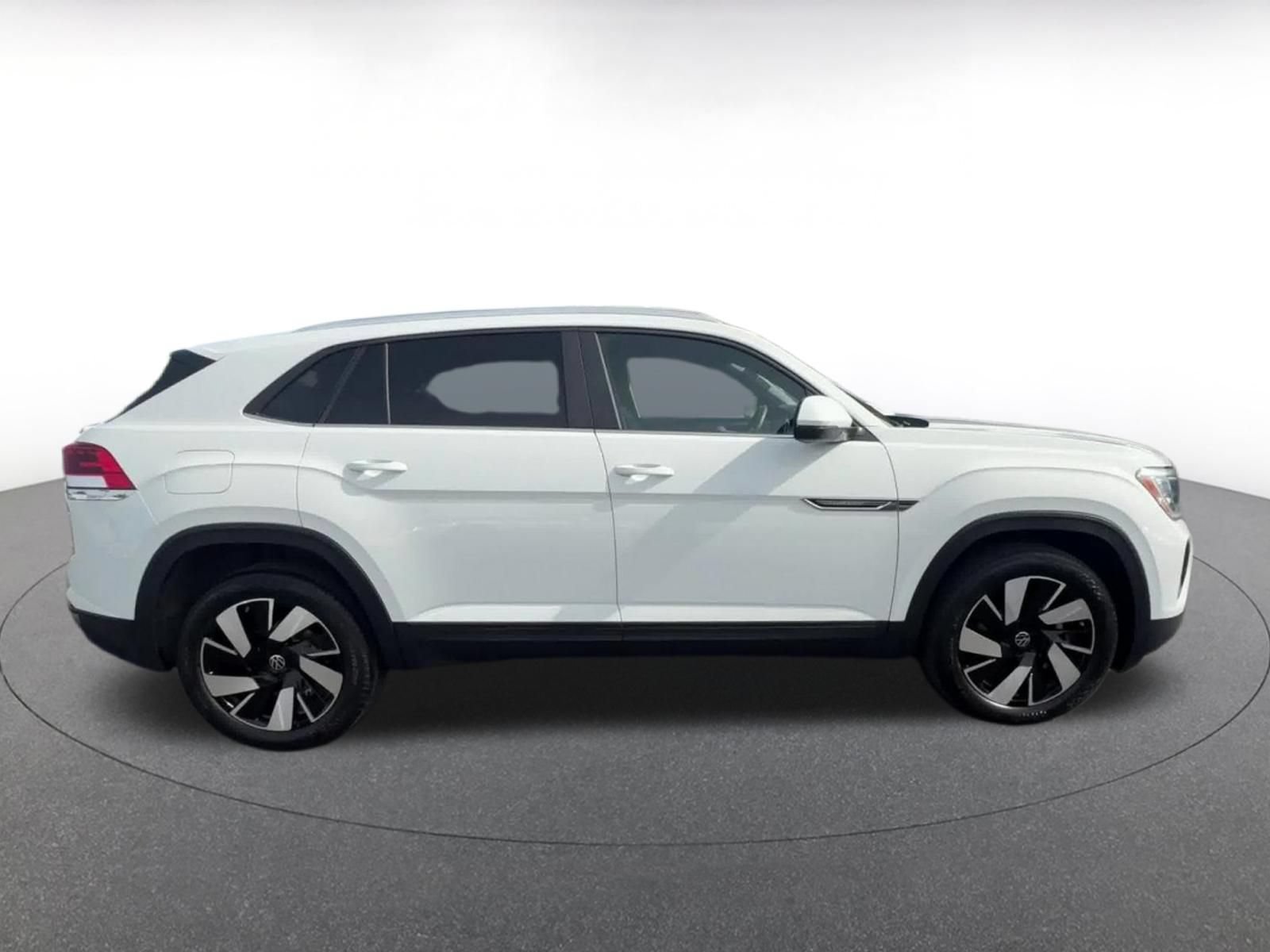 Used 2025 Volkswagen Atlas Cross Sport SE AWD/4WD image 15
