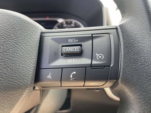 Used 2025 Nissan Rogue S FWD image 20